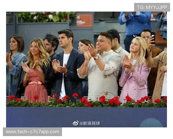 足球明星背后的女人是谁揭秘他们生活中的女神与支撑者